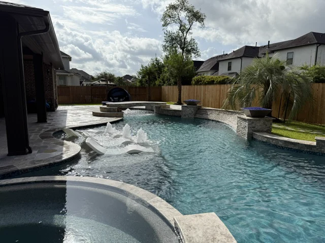 Pool maintained by Lanterra Pools near Thompsons, Texas